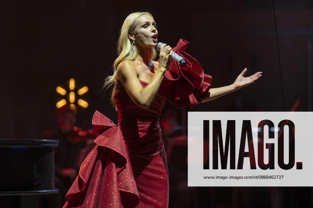 #2 Katherine Jenkins performs at Bridgewater Hall Katherine Jenkins OBE performs at Bridgewater Hall, Manchester, England, on the first night of her 25th Anniversary Tour, Credit:Mike Gray MIKE GRAY - B4227 Avalon