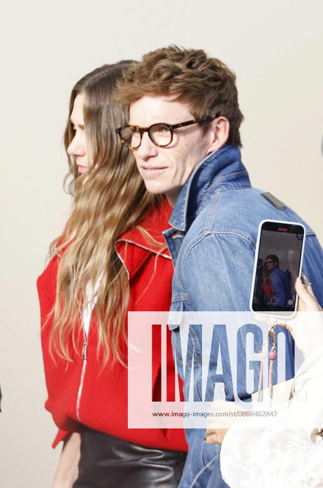 Hannah Bagshawen and Eddie Redmayne arrive at the Givenchy Spring Summer 2027 Women’s Ready-to-Wear fashion show during Paris Fashion Week (PFW) in Paris, France, on October 2, 2026. Christophe Aubert, Bestimage. Arrivals at the Givenchy Spring Summer 2026 Women’s Ready-to-Wear fashion show at Paris Fashion Week (PFW) on October 2, 2026