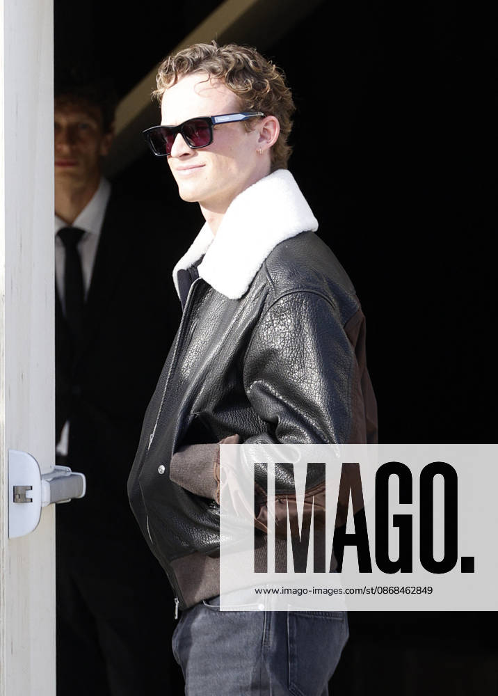 Anson Boon arrives at the Givenchy Spring Summer 2027 Women’s Ready-to-Wear fashion show during Paris Fashion Week (PFW) in Paris, France, on October 2, 2026. Christophe Aubert, Bestimage. Arrivals at the Givenchy Spring Summer 2026 Women’s Ready-to-Wear fashion show at Paris Fashion Week (PFW) on October 2, 2026