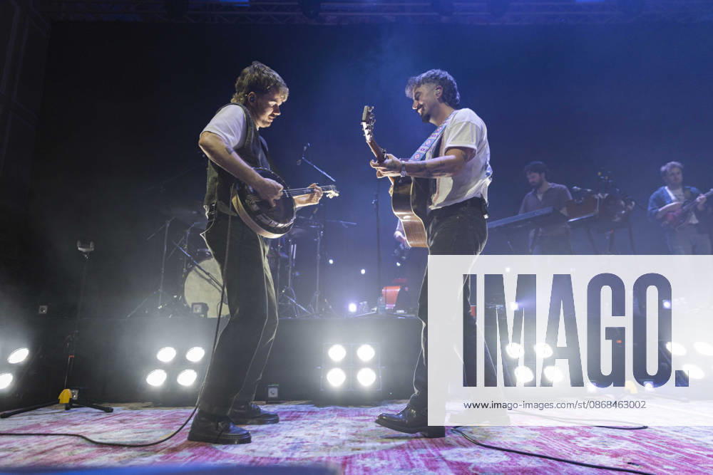 Amble, performs live, at O2 City Hall, Newcastle, UK, on 2 October 2026 Ross McNerney and Robbie Cunningham of Amble, performs live, at O2 City Hall, Newcastle, UK, on 2 October 2026, Credit:David Wala Avalon Tyne and Wear, Newcastle
