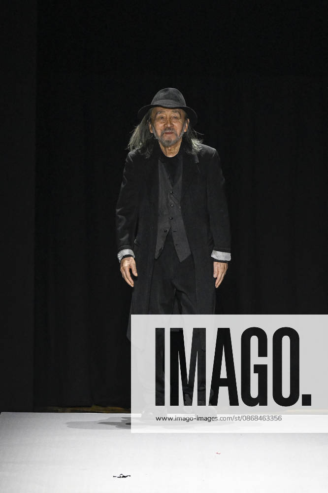 Fashion designer Yohji Yamamoto s Yohji Yamamoto Women s Ready-to-Wear Spring Summer 2027 Collection fashion show during Paris Fashion Week, October 2, 2026 Bestimage Fashion Designer Yohji Yamamoto Yohji Yamamoto Women’s Ready-to-Wear Spring Summer 2027 Collection Fashion Show during Paris Fashion Week, on October 2, 2026, in Paris, France Paris France