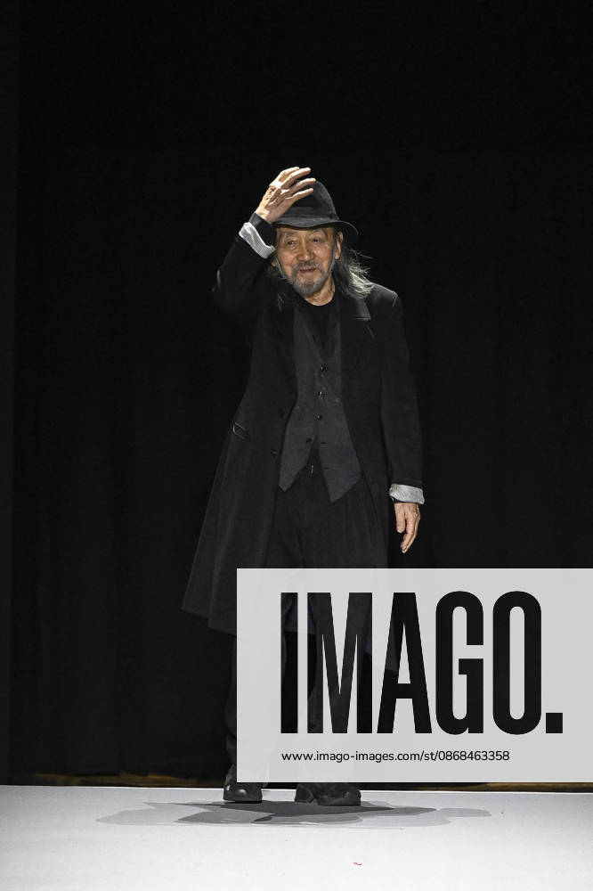 Fashion designer Yohji Yamamoto s Yohji Yamamoto Women s Ready-to-Wear Spring Summer 2027 Collection fashion show during Paris Fashion Week, October 2, 2026 Bestimage Fashion Designer Yohji Yamamoto Yohji Yamamoto Women’s Ready-to-Wear Spring Summer 2027 Collection Fashion Show during Paris Fashion Week, on October 2, 2026, in Paris, France Paris France