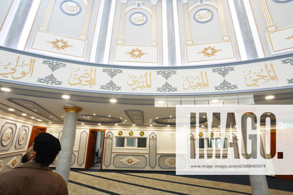 Open Mosque Day in Germany Open Mosque Day in Germany. A view of the mosque Bait ur Rehman Moschee in Nuremberg, Germany . October 03rd , 2026 Photo by Davide Elias
