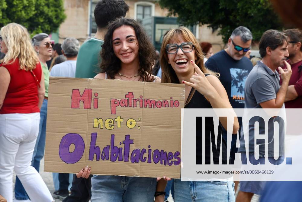 Cádiz Takes to the Streets for Decent Housing Photo of the protest in Cádiz for decent housing, organized by the Tenants Union October 3, 2026, in Cádiz, Andalusia, Spain October 3, 2026 Cádiz Cádiz Spain
