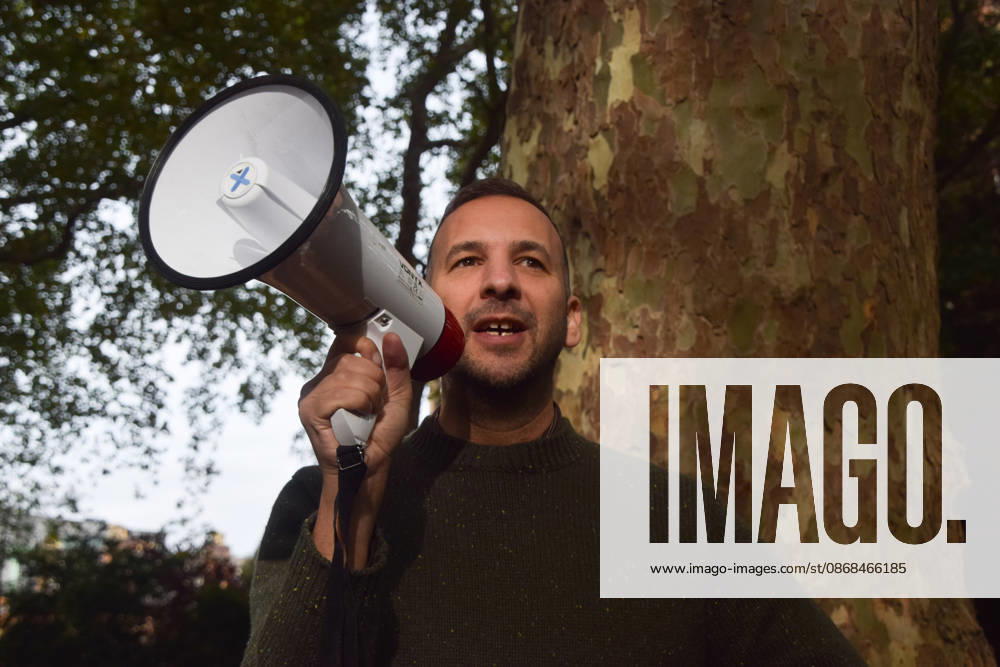 Green Party leader ZACK POLANSKI gives a speech in St Pancras Gardens as he continues his campaign ahead of the upcoming Holborn and St Pancras by-election. London United Kingdom - ZUMAv130 20261003_zip_v130_002