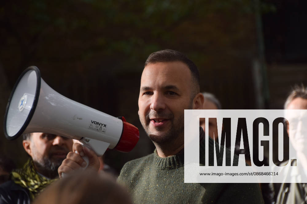 Green Party leader ZACK POLANSKI gives a speech in St Pancras Gardens as he continues his campaign ahead of the upcoming Holborn and St Pancras by-election. London United Kingdom - ZUMAv130 20261003_zip_v130_003