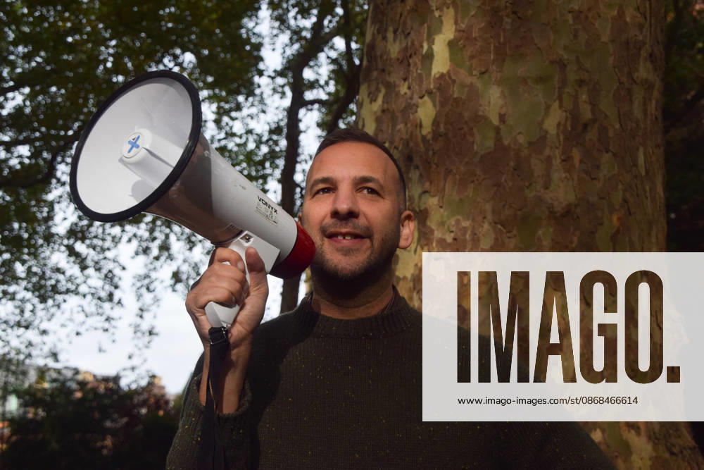 Green Party leader ZACK POLANSKI gives a speech in St Pancras Gardens as he continues his campaign ahead of the upcoming Holborn and St Pancras by-election. London United Kingdom - ZUMAv130 20261003_zip_v130_012