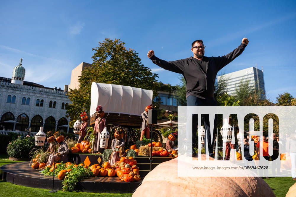 Danish Championship in Giant Pumpkins Revealed Peter Holst Olsen from Naestved and his giant pumpkin weighing 1198 kg wins the Danish Championship in Giant Pumpkins in Tivoli in Copenhagen on Saturday, October 3, 2026. (Photo: Emil Nicolai Helms Scanpix 2026) , Copenhagen Denmark