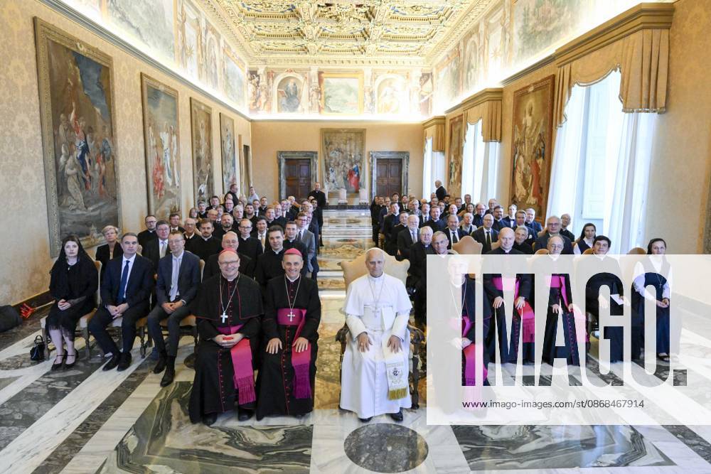 ITALY - PRIVATE AUDIENCE - VATICAN-2026 10 3 Italy, Rome, Vatican, 2026 10 3 Pope Leo XIV receives Community of the Pontifical Teutonic College of Santa Maria in Campo Santo, on the 150th anniversary of its founding in a private audience at The Vatican . - NO BOOKS