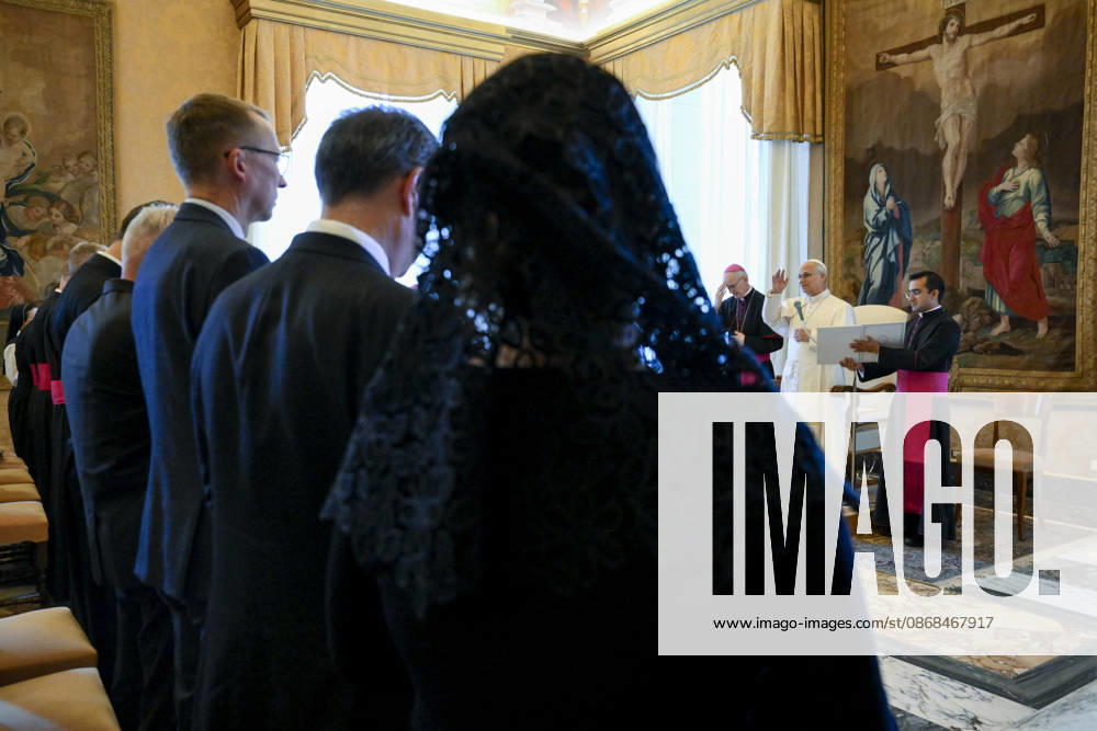 ITALY - PRIVATE AUDIENCE - VATICAN-2026 10 3 Italy, Rome, Vatican, 2026 10 3 Pope Leo XIV receives Community of the Pontifical Teutonic College of Santa Maria in Campo Santo, on the 150th anniversary of its founding in a private audience at The Vatican . - NO BOOKS