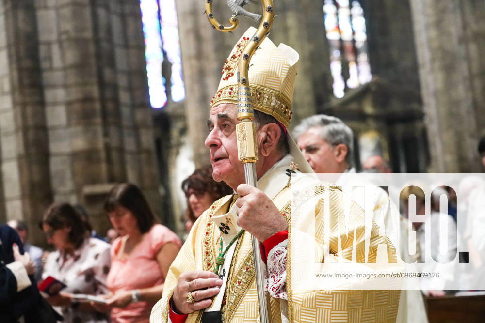 IPA89253275 - MILAN, October 3, 2026 - Ordination ceremony for temporary deacons held in Milan Cathedral by Archbishop Mario Delpini.