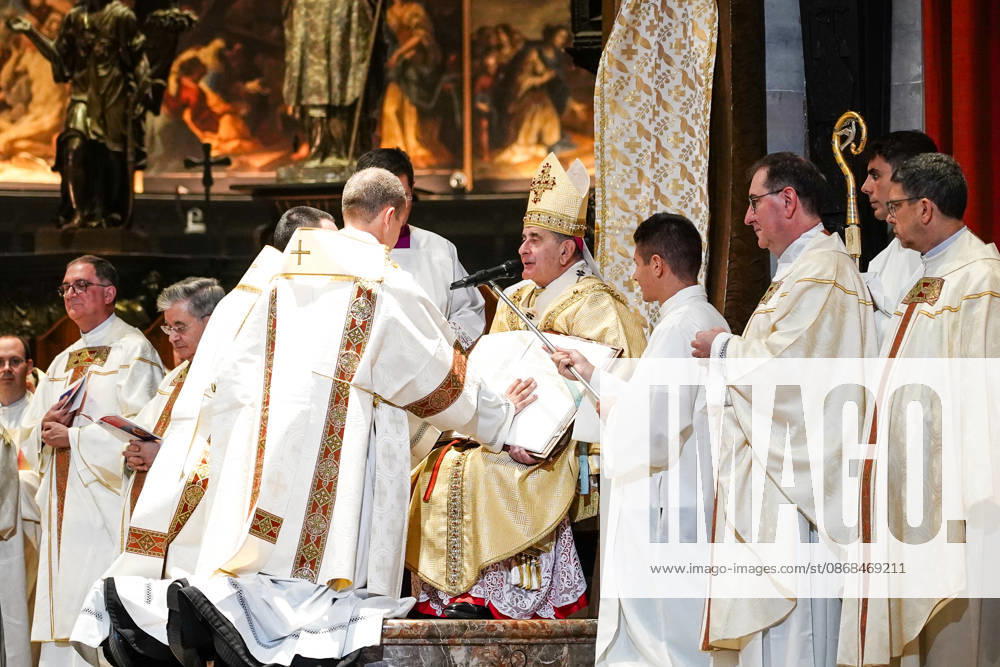 IPA89253384 - MILAN, October 3, 2026 - Ordination ceremony for temporary deacons held in Milan Cathedral by Archbishop Mario Delpini.