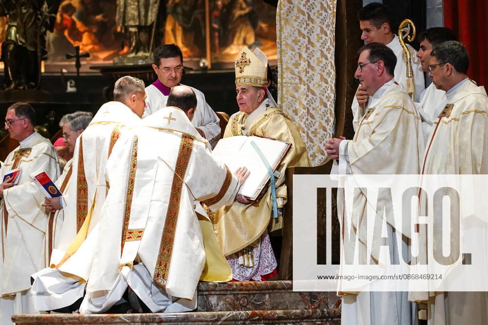 IPA89253386 - MILAN, October 3, 2026 - Ordination ceremony for temporary deacons held in Milan Cathedral by Archbishop Mario Delpini.