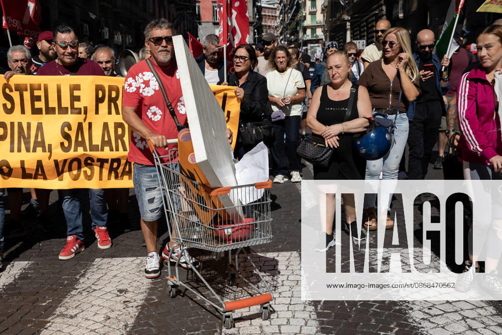 Demonstration against high cost of living in Italy NAPLES, ITALY - OCTOBER 3: People are seen during a protest against high cost of living and against increase in the price of petrol in Naples, Italy on October 3, 2026. Iso Ekle Anadolu Naples Italy. Editorial use only. Please get in touch for any other usage.