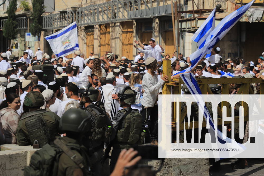 Israeli forces raid Hebron on Sukkot holiday HEBRON, WEST BANK, PALESTINE - OCTOBER 03: Israeli soldiers restrict the movement of Palestinians and take security measures as they raid the Old Town on the occasion of Sukkot feast in Hebron, West Bank, Palestine on October 03, 2026. Amer Shallodi Anadolu Hebron West Bank. Editorial use only. Please get in touch for any other usage.