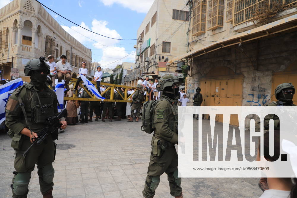 Israeli forces raid Hebron on Sukkot holiday HEBRON, WEST BANK, PALESTINE - OCTOBER 03: Israeli soldiers restrict the movement of Palestinians and take security measures as they raid the Old Town on the occasion of Sukkot feast in Hebron, West Bank, Palestine on October 03, 2026. Amer Shallodi Anadolu Hebron West Bank. Editorial use only. Please get in touch for any other usage.