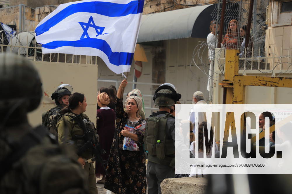 Israeli forces raid Hebron on Sukkot holiday HEBRON, WEST BANK, PALESTINE - OCTOBER 03: Israeli soldiers restrict the movement of Palestinians and take security measures as they raid the Old Town on the occasion of Sukkot feast in Hebron, West Bank, Palestine on October 03, 2026. Amer Shallodi Anadolu Hebron West Bank. Editorial use only. Please get in touch for any other usage.
