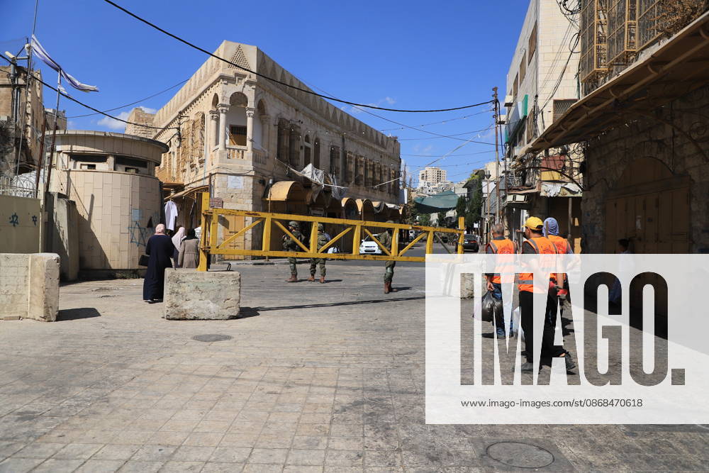Israeli forces raid Hebron on Sukkot holiday HEBRON, WEST BANK, PALESTINE - OCTOBER 03: Israeli soldiers restrict the movement of Palestinians and take security measures as they raid the Old Town on the occasion of Sukkot feast in Hebron, West Bank, Palestine on October 03, 2026. Amer Shallodi Anadolu Hebron West Bank. Editorial use only. Please get in touch for any other usage.