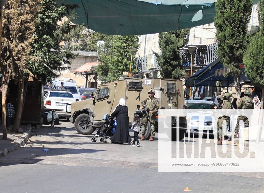 Israeli forces raid Hebron on Sukkot holiday HEBRON, WEST BANK, PALESTINE - OCTOBER 03: Israeli soldiers restrict the movement of Palestinians and take security measures as they raid the Old Town on the occasion of Sukkot feast in Hebron, West Bank, Palestine on October 03, 2026. Amer Shallodi Anadolu Hebron West Bank. Editorial use only. Please get in touch for any other usage.