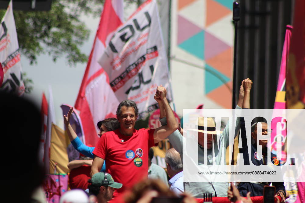 SaO PAULO, SP - 03.10.2026: CAMINHADA REuNE LULA E HADDAD EM SP - President and candidate for re-election Luiz Inacio Lula da Silva participates this Saturday (3), alongside Fernando Haddad, Simone Tenet and Marina Silva in a campaign walk on Avenida Paulista, in Sao Paulo. x3024128x Angà licaxAlves