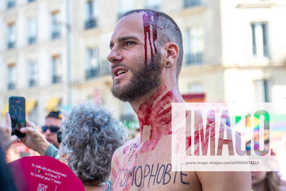 Thousands March During Pride Parade - Paris Thousands of people march from Place d Italie to Bastille during the Pride Parade to defend the rights of LGBTQ+ individuals in Paris, France on October 3, 2026. Photo by Denis Prezat ABACAPRESS.COM Paris France