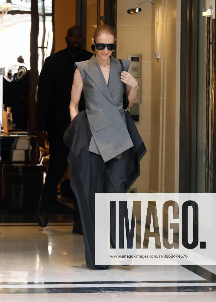 Céline Dion leaves the Royal Monceau hotel in Paris on October 3, 2026. Denis Guignebourg, Bestimage. Céline Dion leaves the Royal Monceau hotel in Paris on October 3, 2026. Paris, France