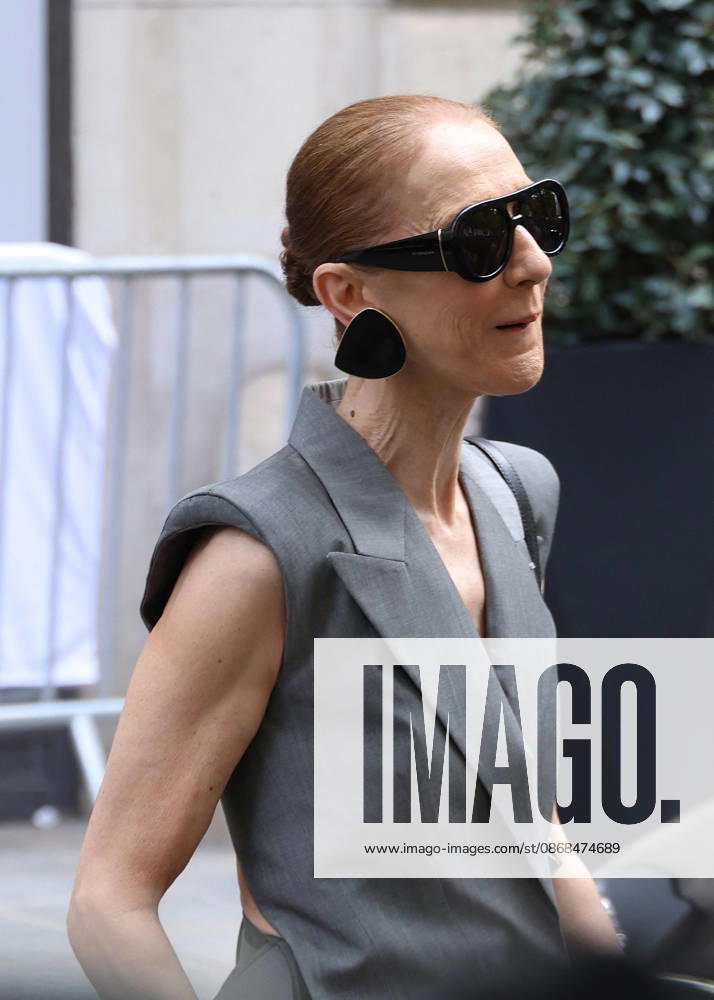 Céline Dion leaves the Royal Monceau hotel in Paris on October 3, 2026. Denis Guignebourg, Bestimage. Céline Dion leaves the Royal Monceau hotel in Paris on October 3, 2026. Paris, France