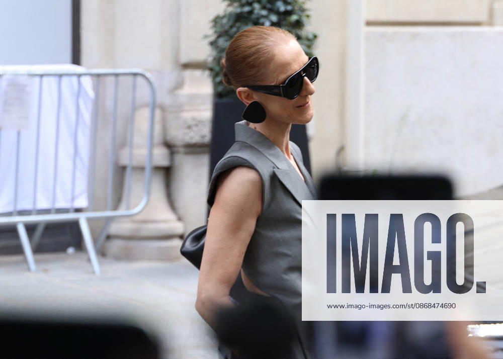 Céline Dion leaves the Royal Monceau hotel in Paris on October 3, 2026. Denis Guignebourg, Bestimage. Céline Dion leaves the Royal Monceau hotel in Paris on October 3, 2026. Paris, France