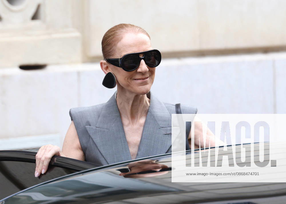 Céline Dion leaves the Royal Monceau hotel in Paris on October 3, 2026. Denis Guignebourg, Bestimage. Céline Dion leaves the Royal Monceau hotel in Paris on October 3, 2026. Paris, France