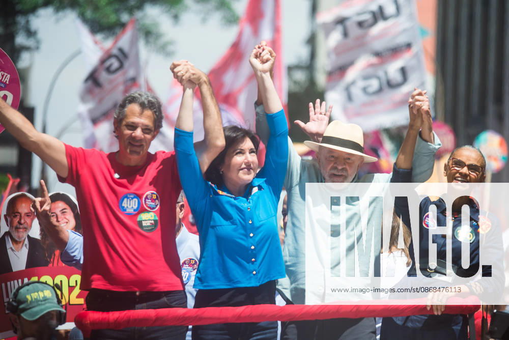 SaO PAULO, SP - 03.10.2026: CAMINHADA REuNE LULA E HADDAD EM SP - President and candidate for re-election Luiz Inacio Lula da Silva participates this Saturday (3), with Fernando Haddad, Simone Tebet and Marina Silva in a campaign walk on Avenida Paulista, in Sao Paulo. In the photo, Luiz Inacio Lula da Silva, Fernando Haddad, Simone Tebet and Marina Silva. x3024139x VincentxBosson