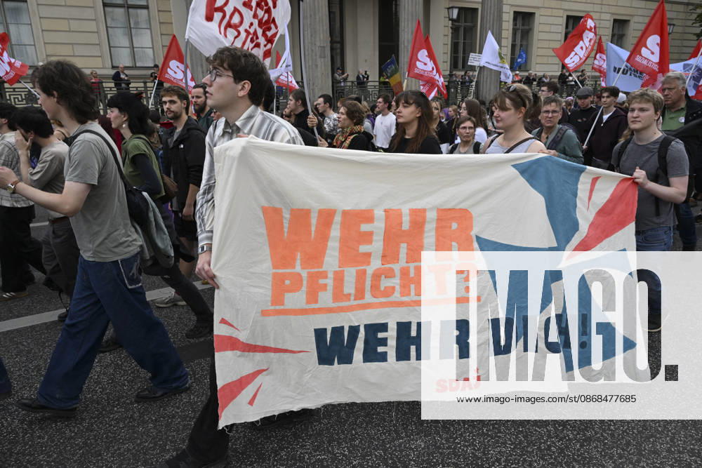 Thousands protest rearmament and conscription in Berlin BERLIN, GERMANY - OCTOBER 3: Thousands of people gather at the historic Brandenburg Gate to protest against rearmament, war and compulsory military service in Berlin, Germany, on October 3, 2026. The demonstrators, responding to a call by an initiative made up of various groups and political parties, later march through the city center. Halil Sagirkaya Anadolu Berlin Germany. Editorial use only. Please get in touch for any other usage.