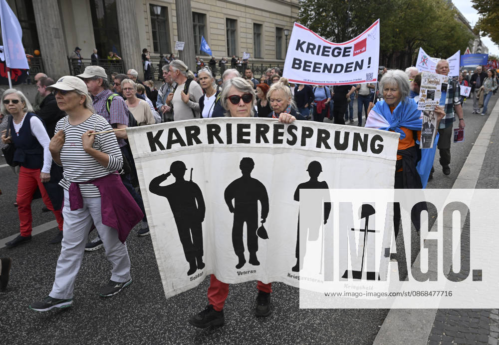 Thousands protest rearmament and conscription in Berlin BERLIN, GERMANY - OCTOBER 3: Thousands of people gather at the historic Brandenburg Gate to protest against rearmament, war and compulsory military service in Berlin, Germany, on October 3, 2026. The demonstrators, responding to a call by an initiative made up of various groups and political parties, later march through the city center. Halil Sagirkaya Anadolu Berlin Germany. Editorial use only. Please get in touch for any other usage.