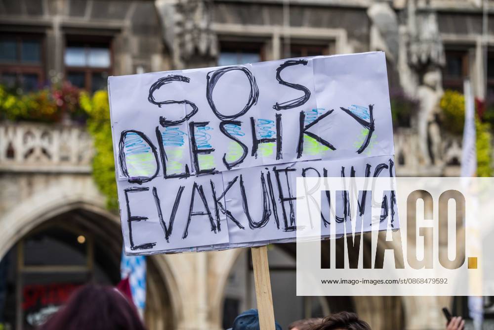 Coinciding with the Tag der Deutschen Einheit (Day of German Unity), Ukrainians in Munich, Germany not only celebrated the reunification of East and West Germany, they celebrated Ukrainian unity and made pleas to the world to avoid a humanitarian catastrophe and famine in Oleshky, a city in Ukraineâ€⠢s Kherson region where some 6,000 civilians (with 200 children) are currently under complete isolation via a Russian blockade. Munich Germany - ZUMAb160 20261003_abp_b160_005