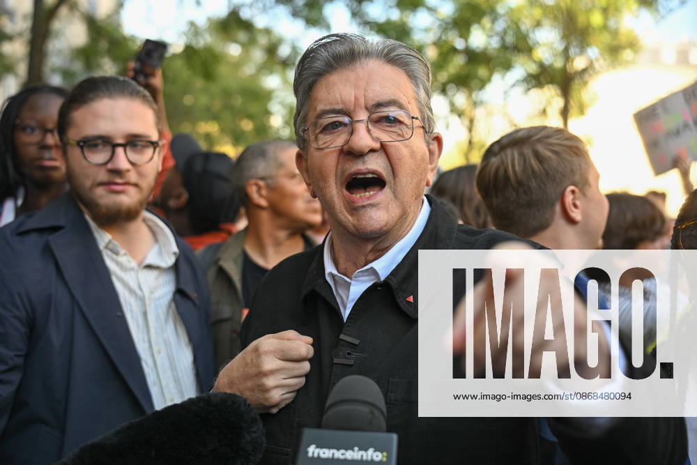 Jean-Luc Mélenchon, the LFI candidate in the 2027 presidential election, addresses the crowd on the sidelines of the 2026 Pride March in Paris on 3 October 2026 - 03 10 2026 - France Ile-de-France (region) Paris - JulienxMattiax Pictorium LePictorium_0341765