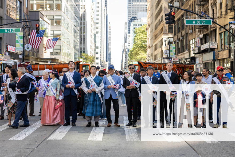 Grand Marshals for the 2026 NYC Korean Parade, including member of the U.S. House of Representatives from New York s 3rd district, TOM SUOZZI pose for a photo immeidately preceding the start of the parade. New York USA - ZUMAh214 20261003_znp_h214_010
