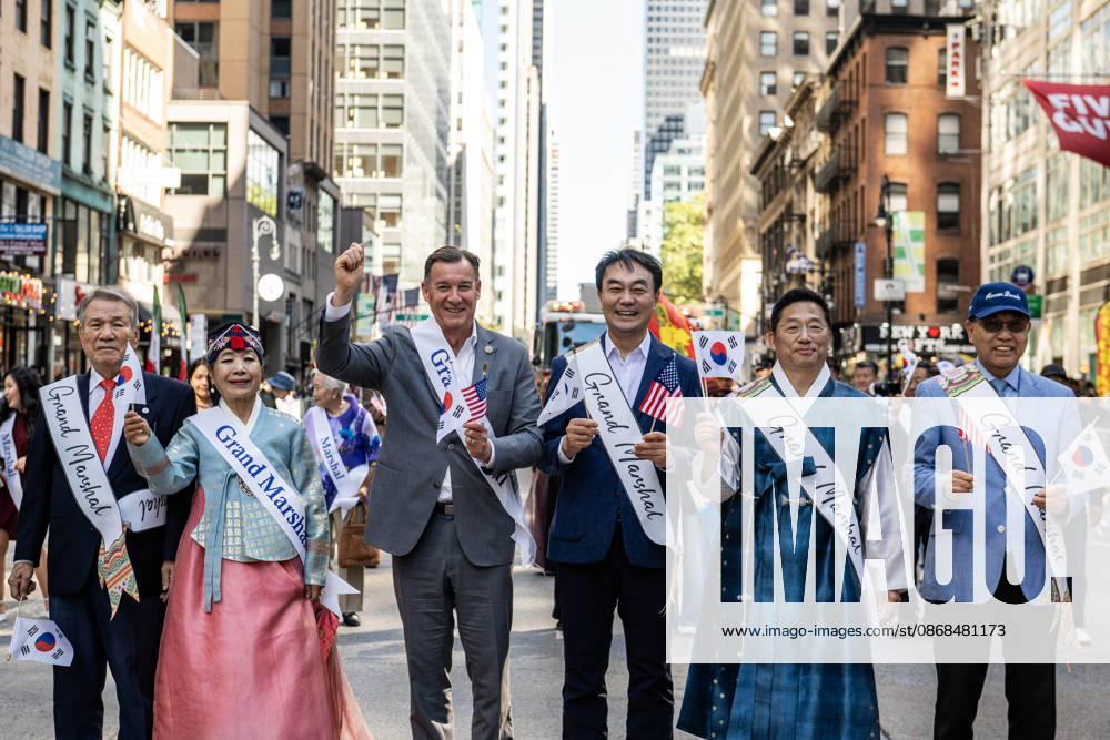 Grand Marshals for the 2026 NYC Korean Parade, including member of the U.S. House of Representatives from New York s 3rd district, TOM SUOZZI pose for a photo immeidately preceding the start of the parade. New York USA - ZUMAh214 20261003_znp_h214_012