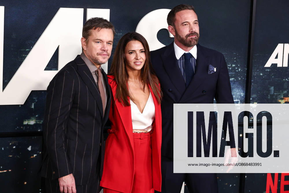 World Premiere Of Netflix s Animals WESTWOOD, LOS ANGELES, CALIFORNIA, USA - OCTOBER 01: Matt Damon, Luciana Barroso and Ben Affleck arrive at the World Premiere Of Netflix s Animals held at Westwood Village Theater on October 1, 2026 in Westwood, Los Angeles, California, United States. (Photo by Xavier Collin Image Press Agency)