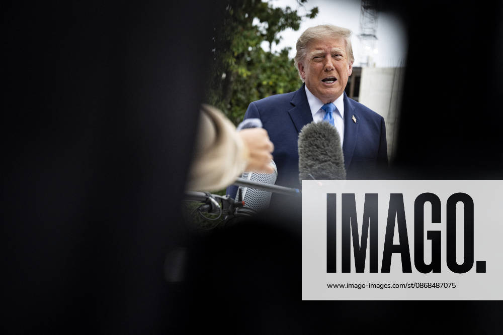 US President Donald J. Trump departs from the White House US President Donald J. Trump speaks to members of the media before boarding Marine One on the South Lawn of the White House, in Washington, DC, USA, 3 October 2026. President Trump is traveling to Ohio for a rally as he campaigns with Republican Party candidates before midterm elections. WASHINGTON DC United States