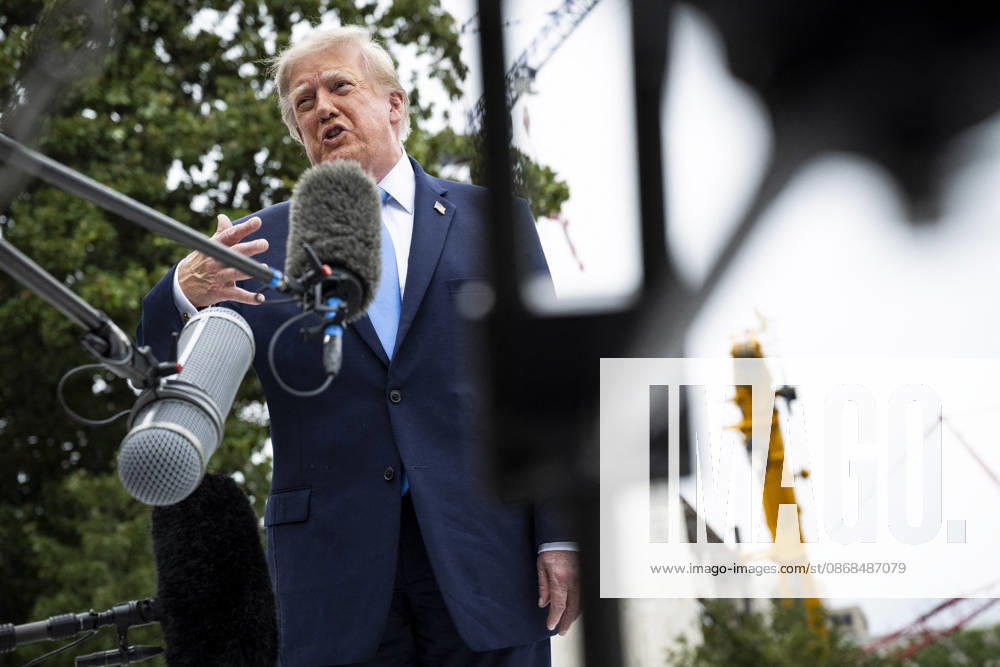 US President Donald J. Trump departs from the White House US President Donald J. Trump speaks to members of the media before boarding Marine One on the South Lawn of the White House, in Washington, DC, USA, 3 October 2026. President Trump is traveling to Ohio for a rally as he campaigns with Republican Party candidates before midterm elections. WASHINGTON DC United States