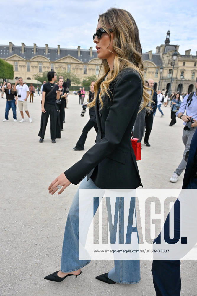 PFW Elie Saab Outside Arrivals Bettina Anderson Trump arriving at the Elie Saab show during Paris Fashion Week, in Paris, France on 3 October 2026. Photo by Julien Reynaud APS-Medias ABACAPRESS.COM Paris France