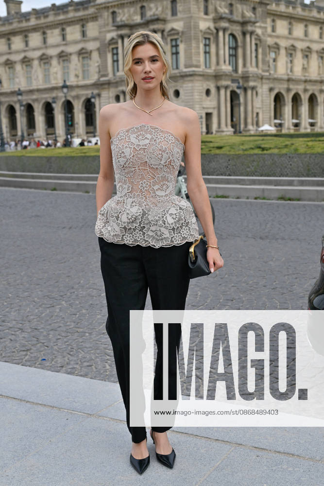 PFW Elie Saab Outside Arrivals Zita d Hauteville arriving at the Elie Saab show during Paris Fashion Week, in Paris, France on 3 October 2026. Photo by Julien Reynaud APS-Medias ABACAPRESS.COM Paris France