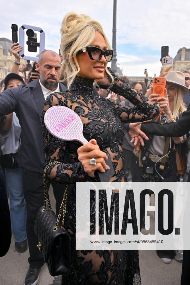 PFW Elie Saab Outside Arrivals Paris Hilton arriving at the Elie Saab show during Paris Fashion Week, in Paris, France on 3 October 2026. Photo by Julien Reynaud APS-Medias ABACAPRESS.COM Paris France