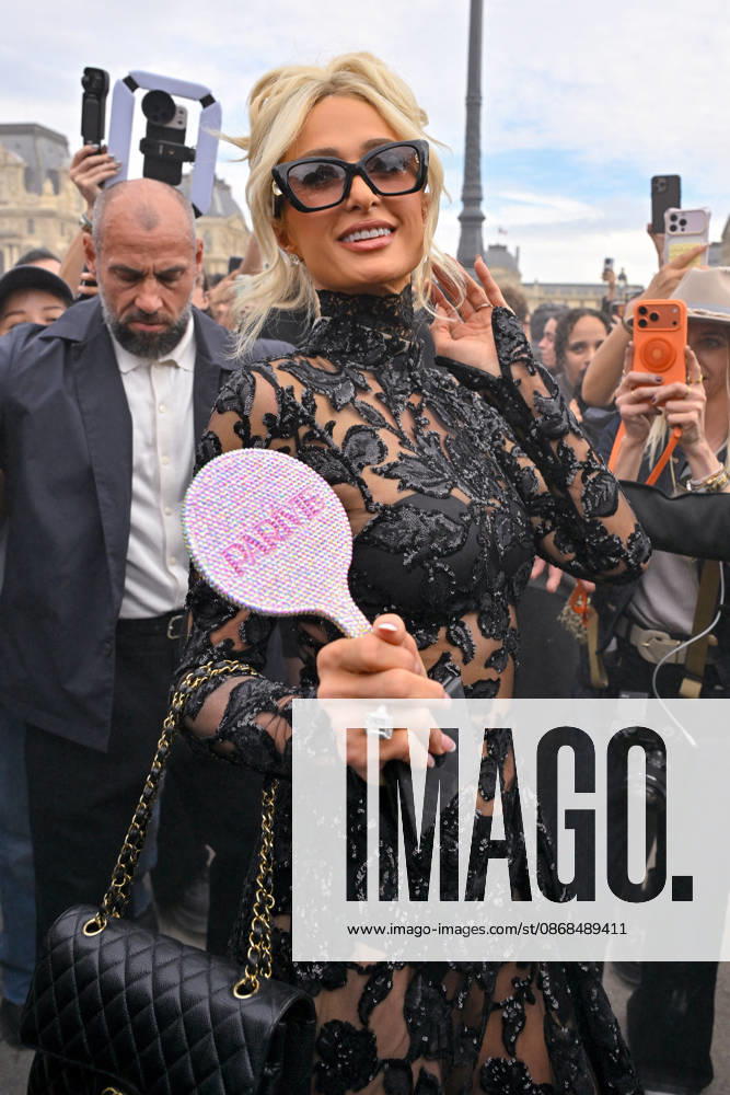 PFW Elie Saab Outside Arrivals Paris Hilton arriving at the Elie Saab show during Paris Fashion Week, in Paris, France on 3 October 2026. Photo by Julien Reynaud APS-Medias ABACAPRESS.COM Paris France
