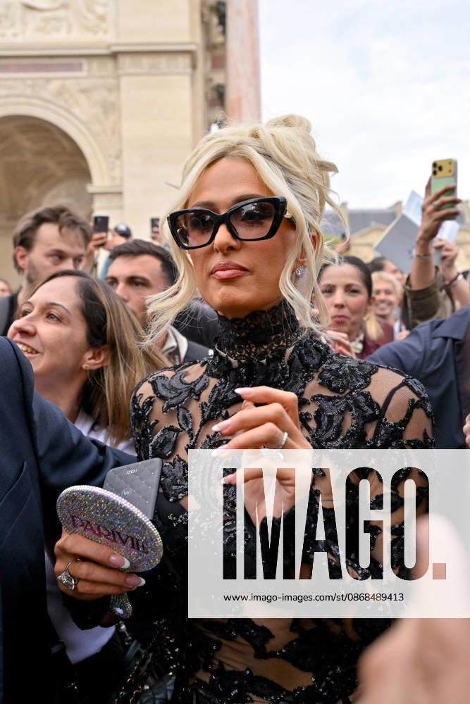 PFW Elie Saab Outside Arrivals Paris Hilton arriving at the Elie Saab show during Paris Fashion Week, in Paris, France on 3 October 2026. Photo by Julien Reynaud APS-Medias ABACAPRESS.COM Paris France