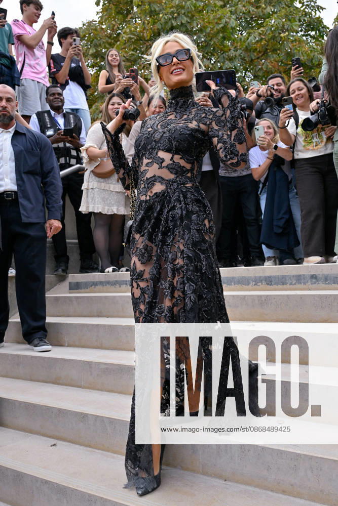 PFW Elie Saab Outside Arrivals Paris Hilton arriving at the Elie Saab show during Paris Fashion Week, in Paris, France on 3 October 2026. Photo by Julien Reynaud APS-Medias ABACAPRESS.COM Paris France