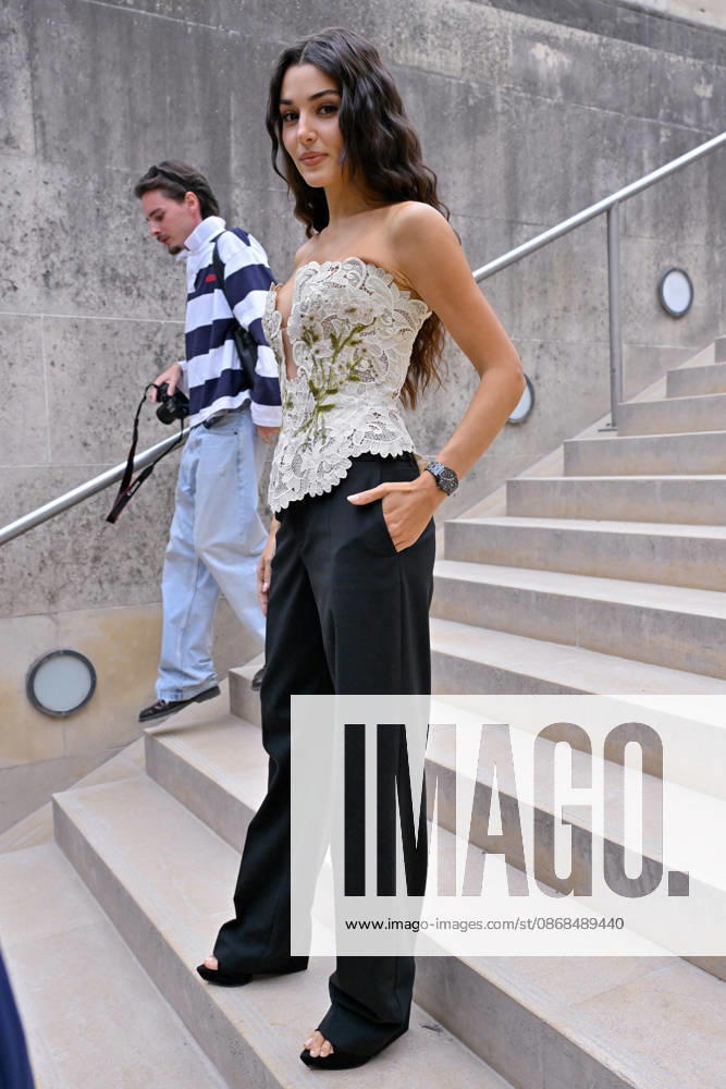 PFW Elie Saab Outside Arrivals Hande Erc¸el arriving at the Elie Saab show during Paris Fashion Week, in Paris, France on 3 October 2026. Photo by Julien Reynaud APS-Medias ABACAPRESS.COM Paris France