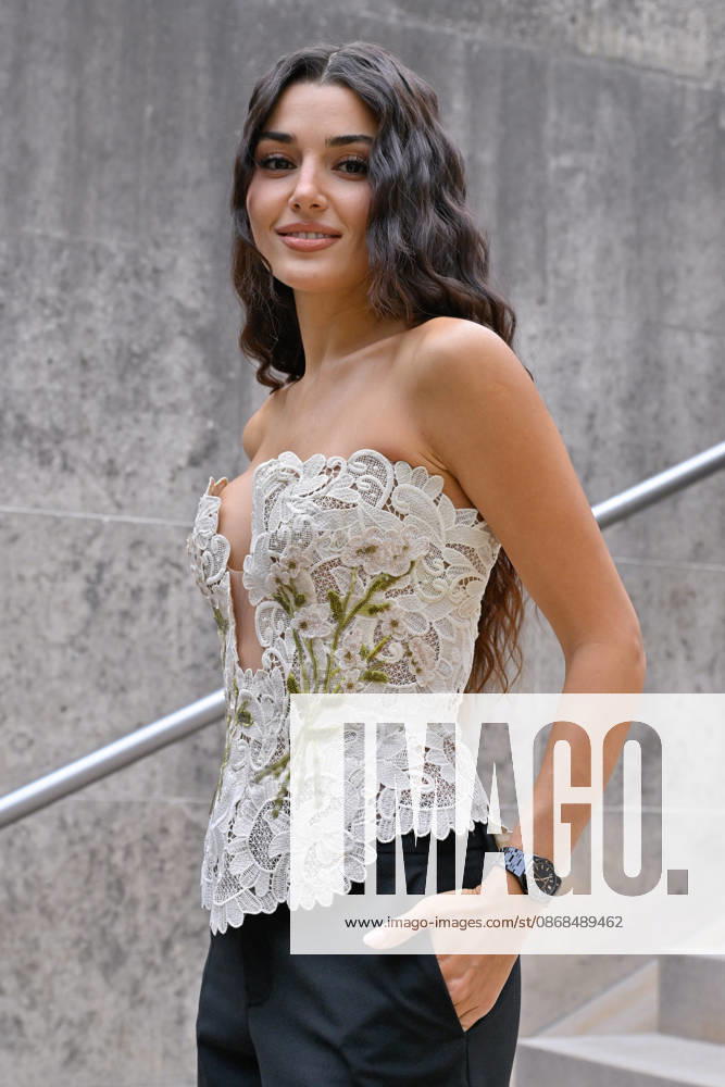 PFW Elie Saab Outside Arrivals Hande Erc¸el arriving at the Elie Saab show during Paris Fashion Week, in Paris, France on 3 October 2026. Photo by Julien Reynaud APS-Medias ABACAPRESS.COM Paris France