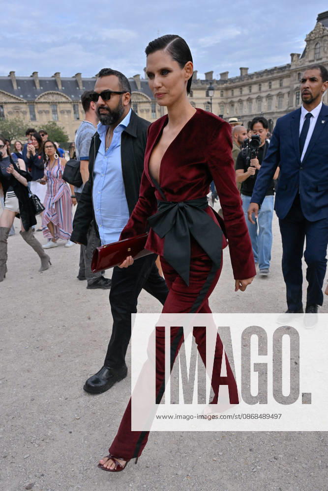 PFW Elie Saab Outside Arrivals Bianca Balti arriving at the Elie Saab show during Paris Fashion Week, in Paris, France on 3 October 2026. Photo by Julien Reynaud APS-Medias ABACAPRESS.COM Paris France