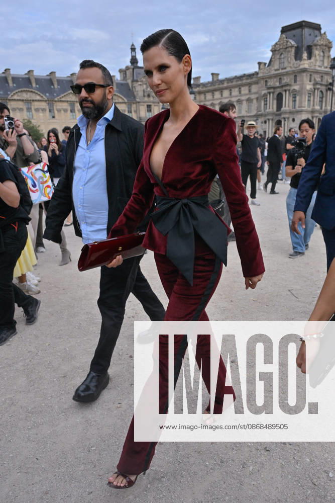 PFW Elie Saab Outside Arrivals Bianca Balti arriving at the Elie Saab show during Paris Fashion Week, in Paris, France on 3 October 2026. Photo by Julien Reynaud APS-Medias ABACAPRESS.COM Paris France