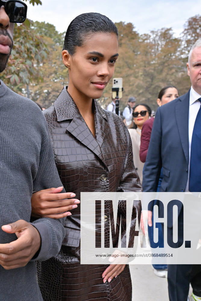 PFW Elie Saab Outside Arrivals Tina Kunakey arriving at the Elie Saab show during Paris Fashion Week, in Paris, France on 3 October 2026. Photo by Julien Reynaud APS-Medias ABACAPRESS.COM Paris France